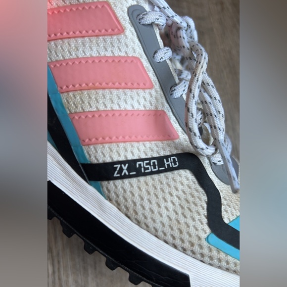 Adidas ZX 750 HD Glow Pink- Big Kid’s Size 5.5 - Picture 5 of 7